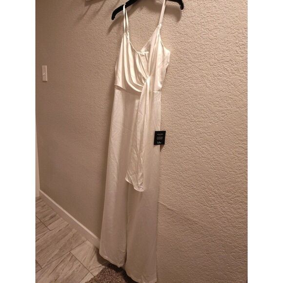 Lulus Satin White Jumpsuit NWT size small adjustable straps v-neck sash - Picture 1 of 9